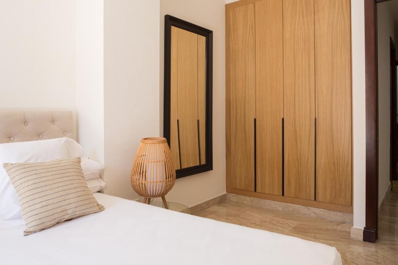 Puerta Catedral Apartments Севиля Екстериор снимка