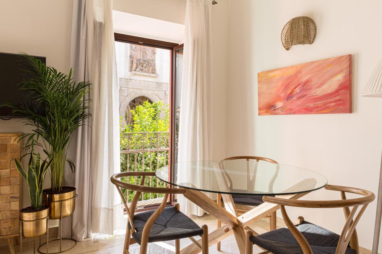 Puerta Catedral Apartments Севиля Екстериор снимка
