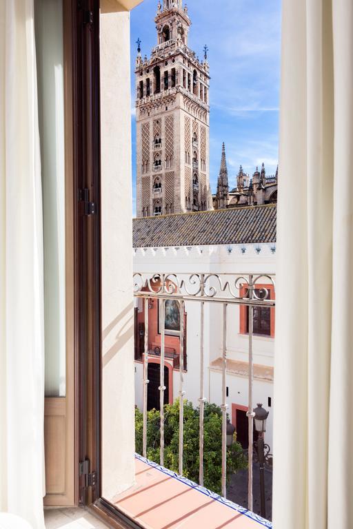 Puerta Catedral Apartments Севиля Екстериор снимка