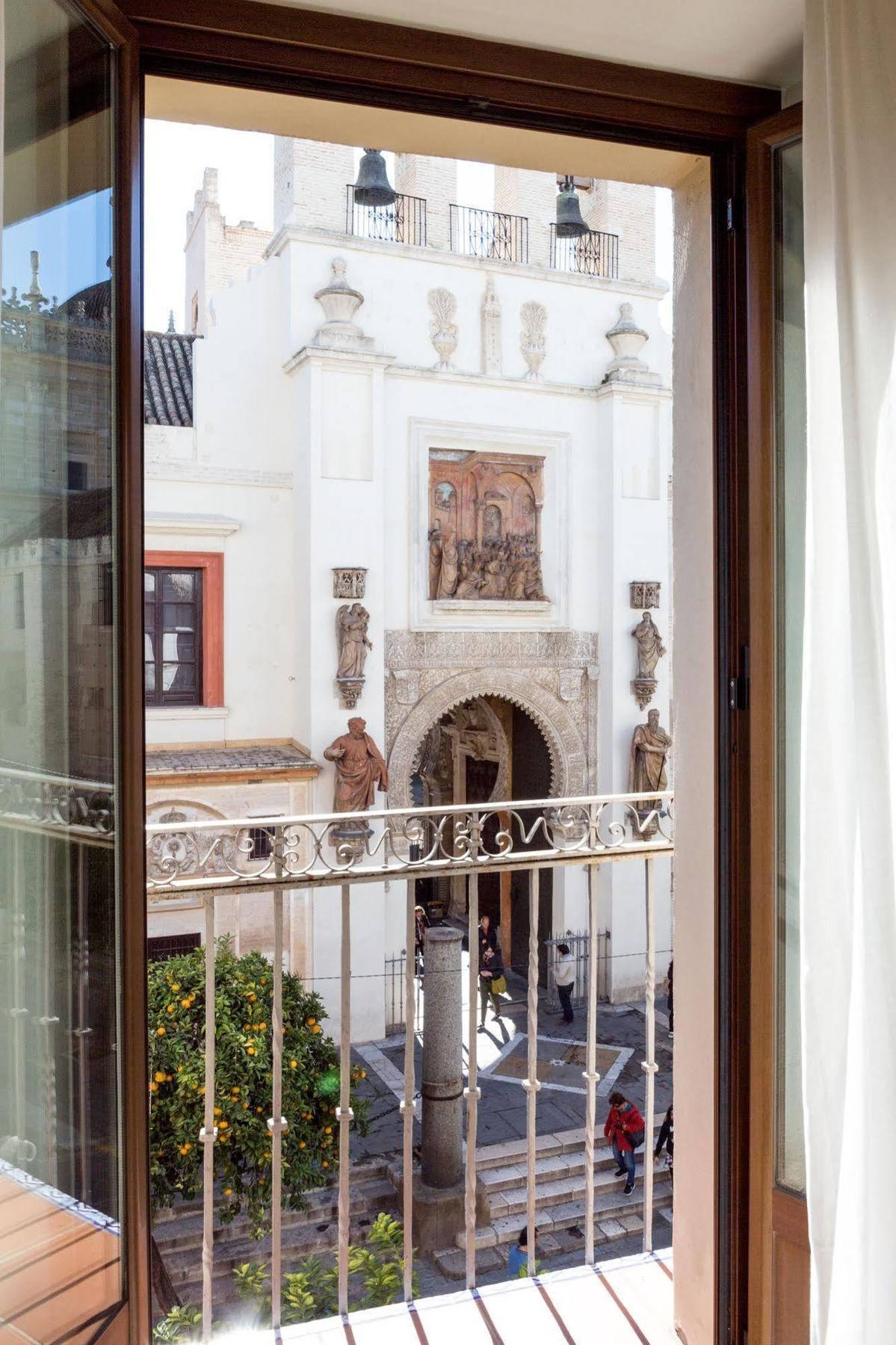 Puerta Catedral Apartments Севиля Екстериор снимка